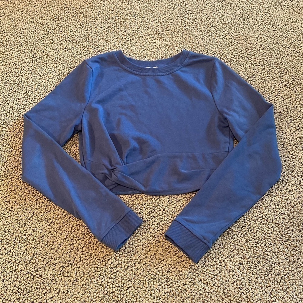 Dance & Marvel Cropped Blue Long Sleeved Shirt Size Small in Like New Condition